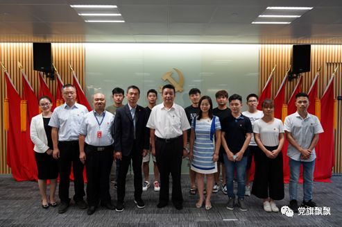 黨建聯(lián)建筑新篇，校企融合促發(fā)展——深圳軟件開發(fā)中心黨支部與深圳大學(xué)計(jì)算機(jī)與軟件學(xué)院開展黨建學(xué)聯(lián)建活動(dòng)